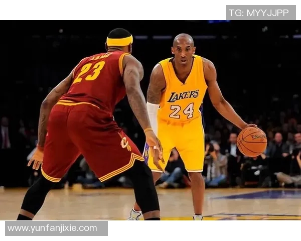 2012年科比与詹姆斯的巅峰对决：篮球传奇交锋的经典瞬间回顾